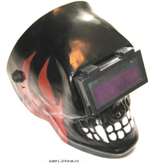 masca de sudura intunecare automata cu fotocelule model craniu .(masca este noua si are folia de